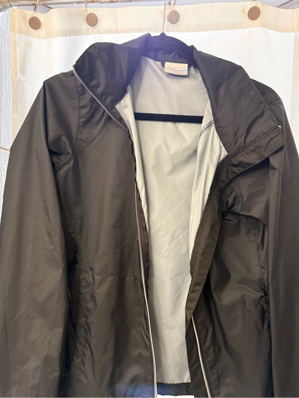 Columbia Women's Black Hooded Raincoat